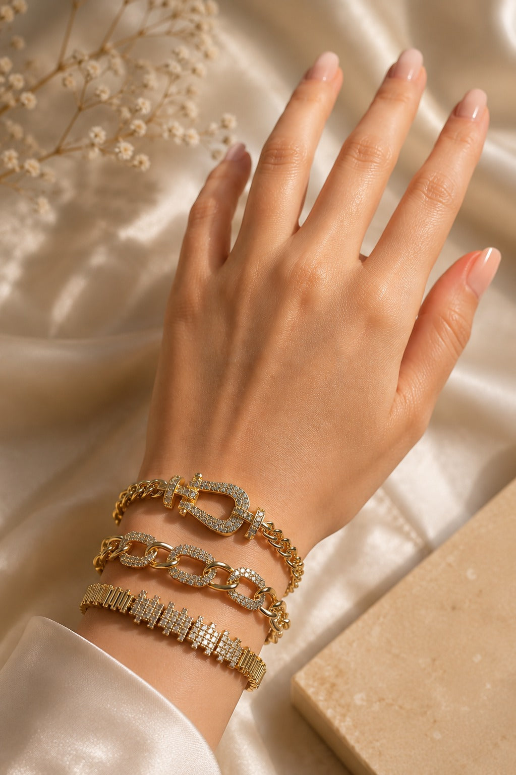 Brazilian Gold Crystal Pavé T-Bar Buckle Chain Bracelet – Stainless Steel