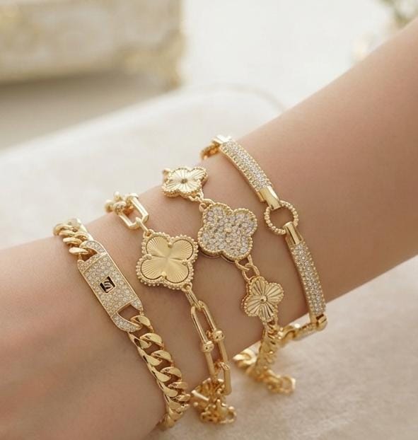 Brazilian Gold Crystal Pavé Clover Charm Bracelet – Stainless Steel